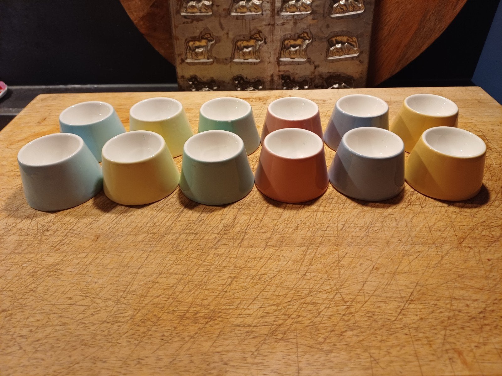 Mooie pastel Eierdopjes van Regout model Hoenderloo, Ophalen of Verzenden