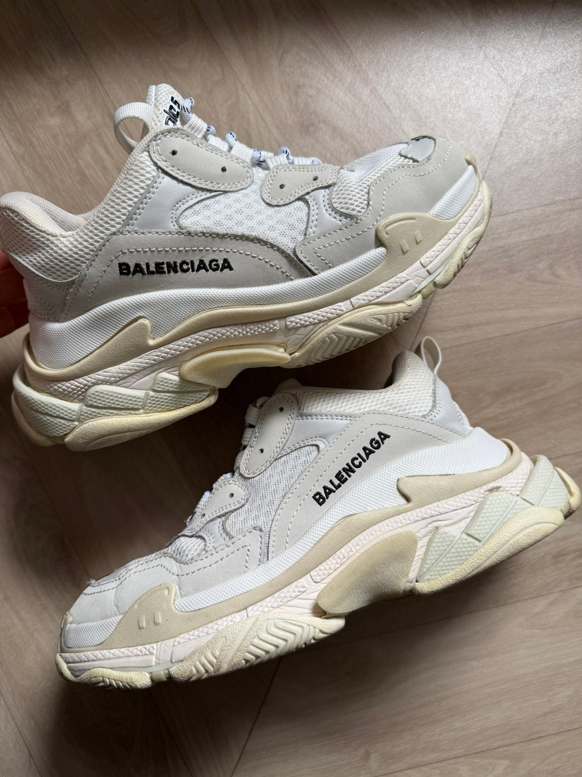 Balenciaga triple s dames sneakers, Ophalen of Verzenden, Gedragen, Beige