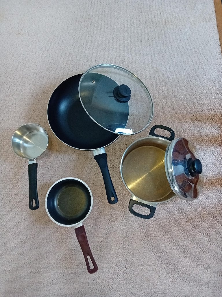 Diverse pannen, Ophalen of Verzenden, Gebruikt, Rvs, Pannenset
