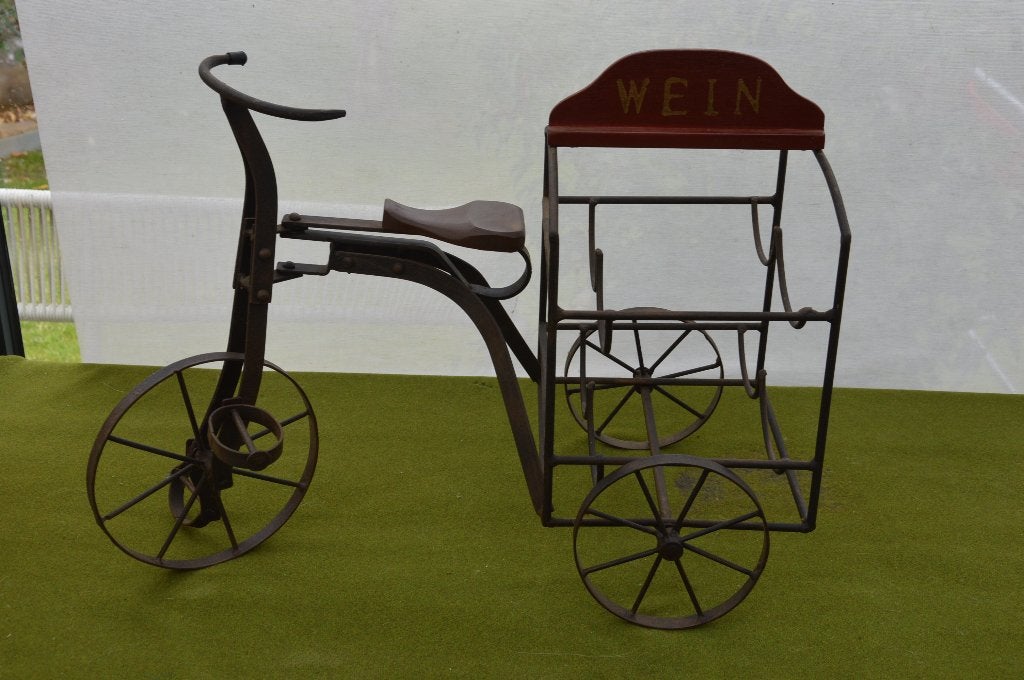 Nostalgische gietijzeren wijnfiets / wijnhouder voor 4 fless, Gebruikt, 5 tot 15 flessen, Ophalen of Verzenden, Metaal