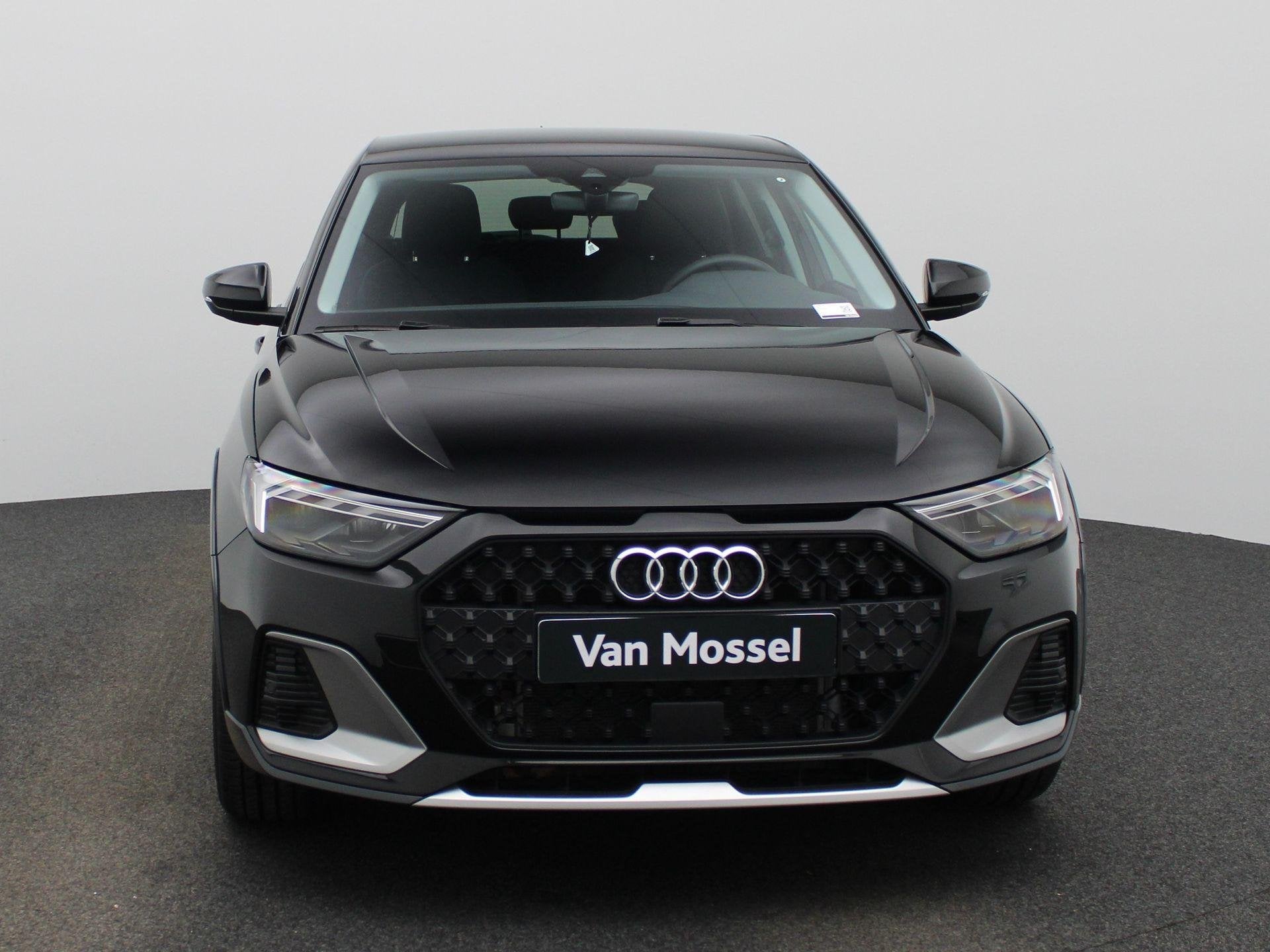 Audi A1 allstreet 30 TFSI Advanced edition l Adaptive cruise, 12 maanden, 116 pk, Zwart, Leder