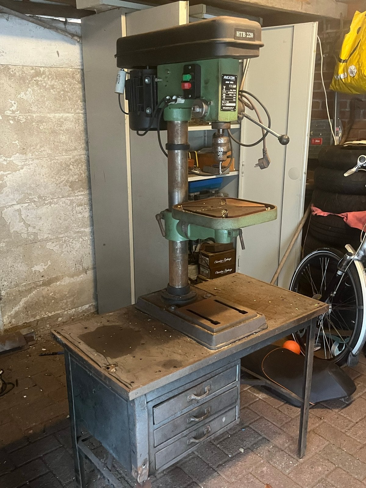 Rexon Kolomboormachine met tafel , rolbokken erbij kopen, Ophalen, Gebruikt, 400 tot 600 watt, Kolomboormachine