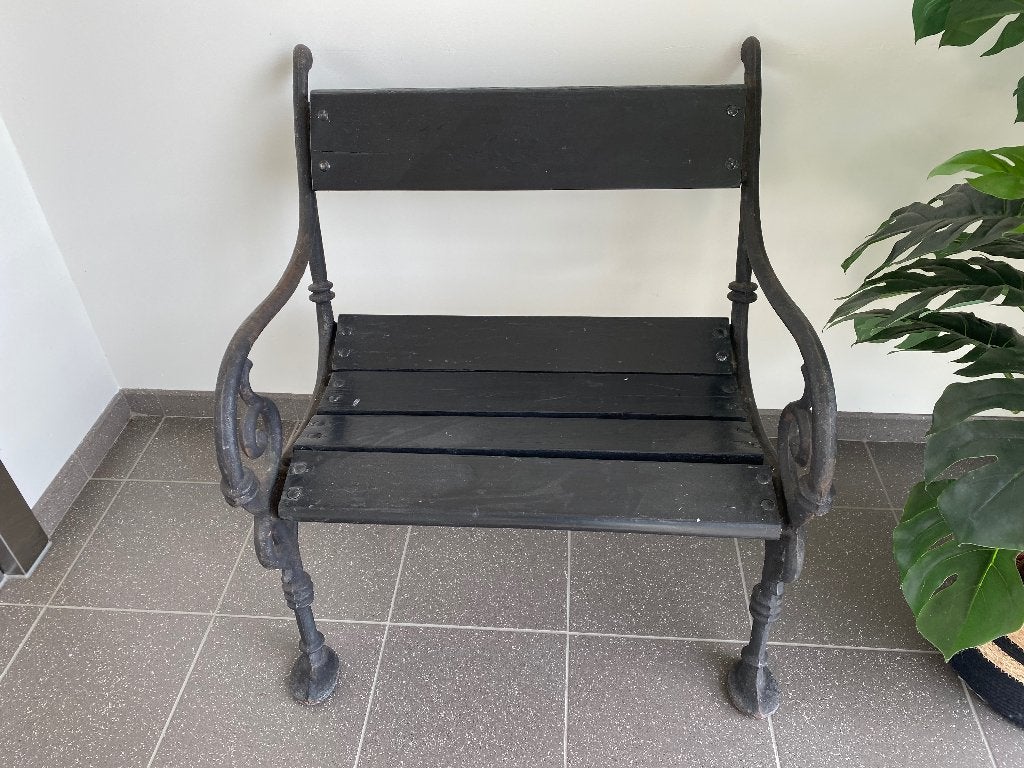 Oud tuinbankje met gietijzeren zijkanten, Ophalen, Gebruikt, Overige materialen