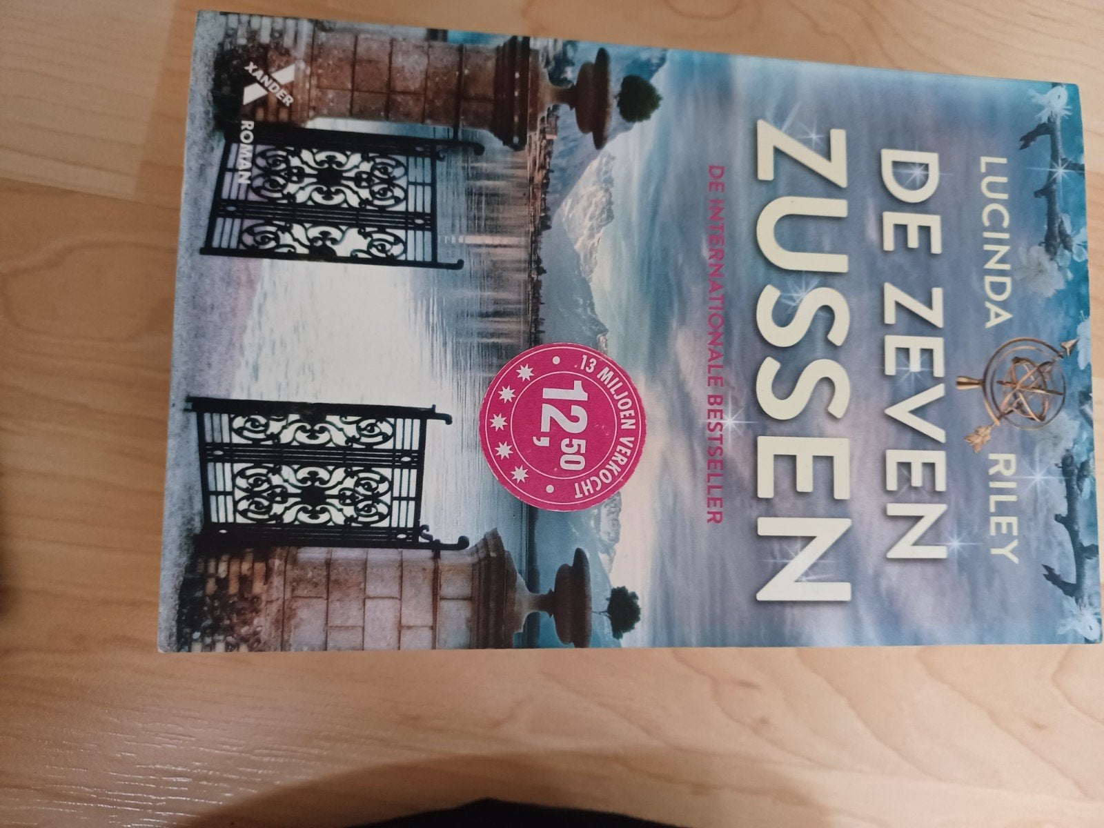 De Zeven Zussen - Lucinda Riley (Paperback), Ophalen of Verzenden, Zo goed als nieuw, Lucinda Riley, Nederland