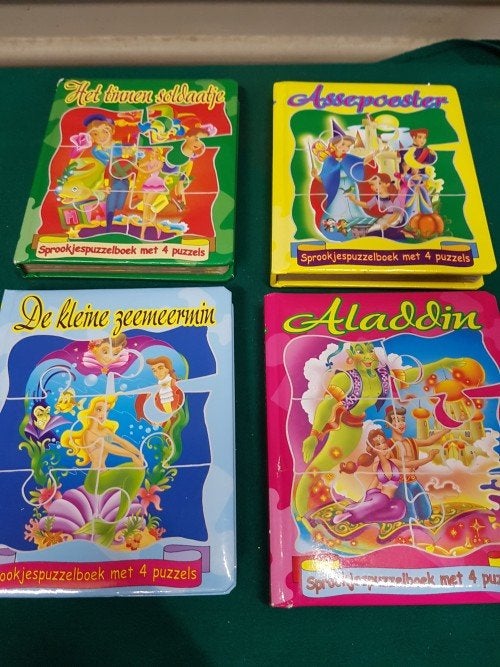 Sprookjes boeken, vier stuks, met elk vier puzzels, Boeken, Ophalen of Verzenden