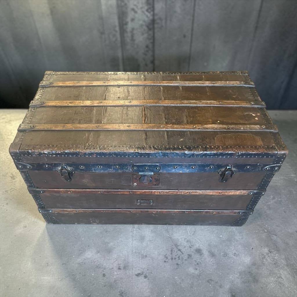 Vintage houten kist / coffee table met  ijzerbeslag, Ophalen, Gebruikt, 50 tot 100 cm, Minder dan 50 cm