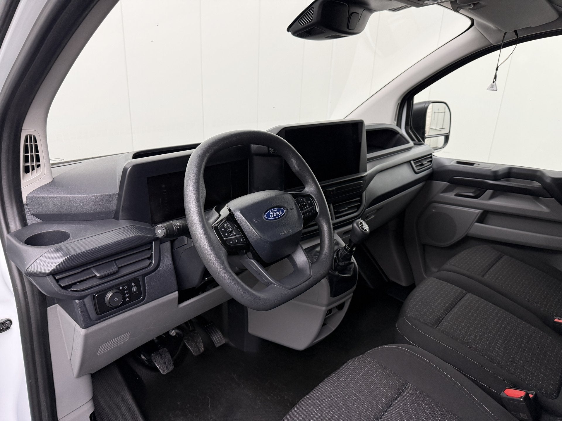 Ford Transit Custom 2.0TDCi 136PK Lang | Digital Business |, Dealer onderhouden, Gebruikt, 2500 kg, Wit