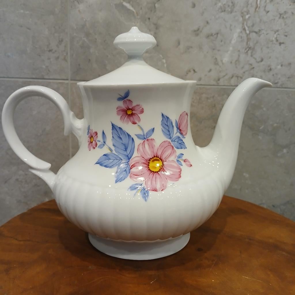 Theepot porselein Bavaria, Ophalen of Verzenden