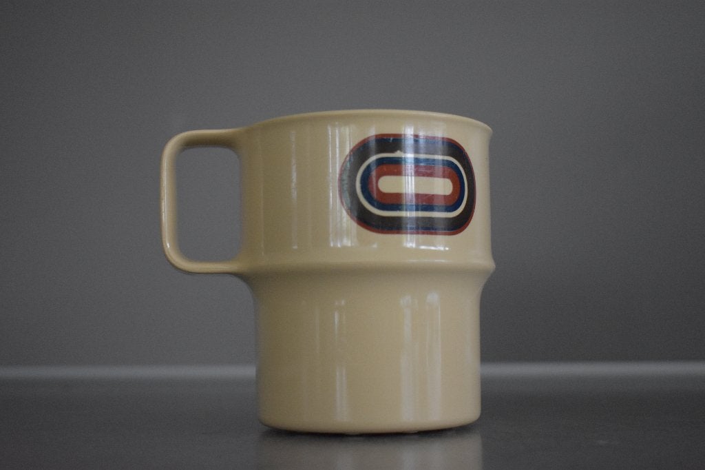 Mepal retro print beige beker en soepkommen met oor, Caravans en Kamperen, Ophalen of Verzenden, Gebruikt