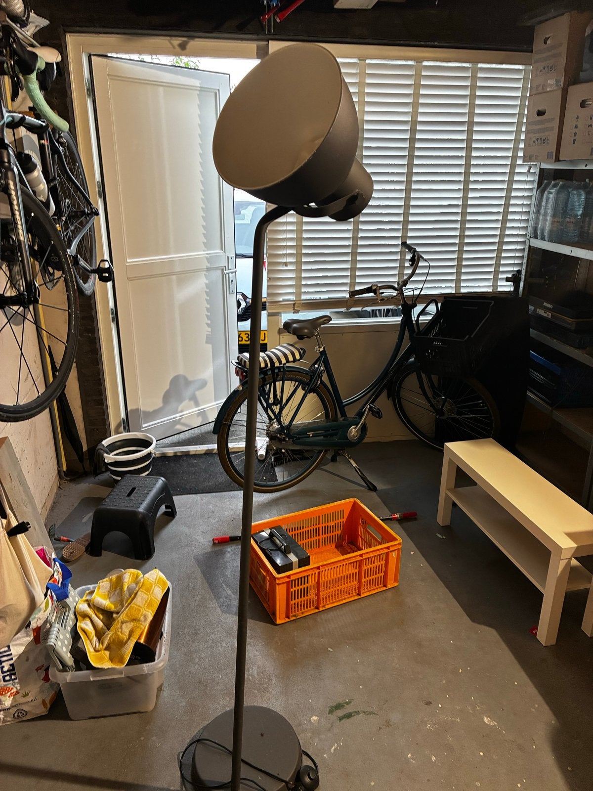IKEA staande lamp - staat alleen schuin, Ophalen of Verzenden, Gebruikt, Metaal, 150 tot 200 cm