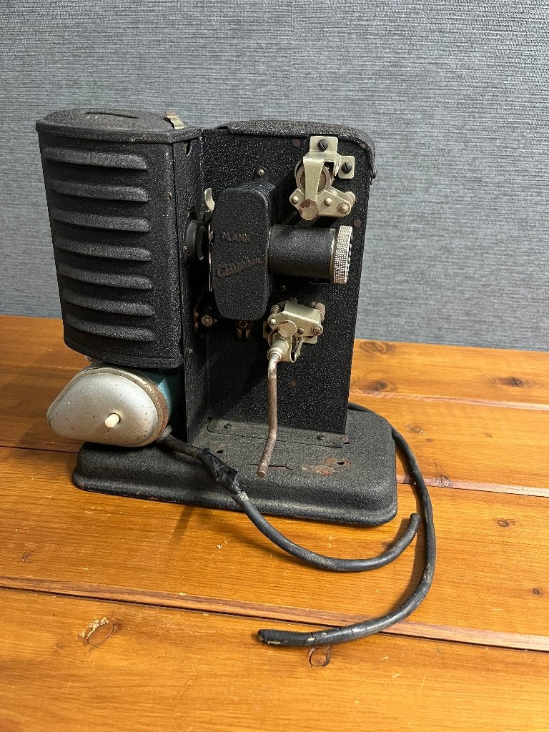 Antieke filmprojector incompleet . Plank Magica Ozaphan ???, Ophalen of Verzenden, Voor 1940, Projector