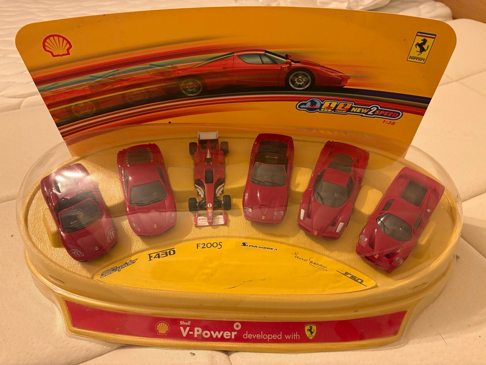 Shell V-Power Ferrari modelauto's set op display, Ophalen of Verzenden, Zo goed als nieuw