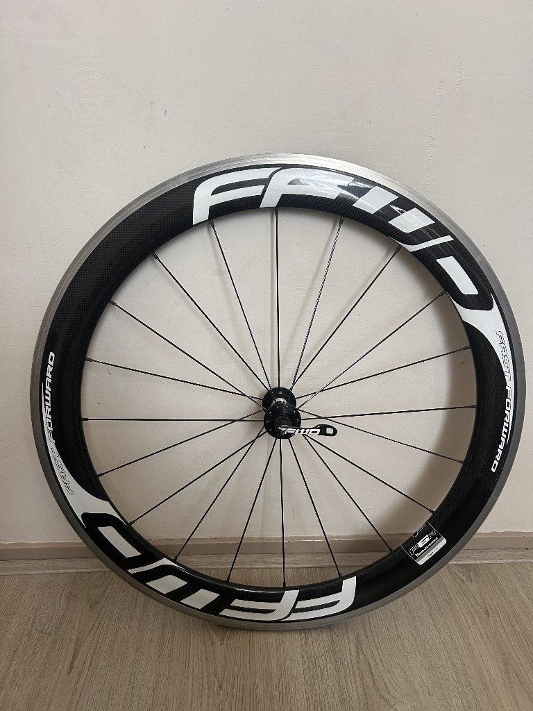 F6R FFWD voorwiel carbon met alu. remrand, Zo goed als nieuw, Racefiets, Carbon, Ophalen