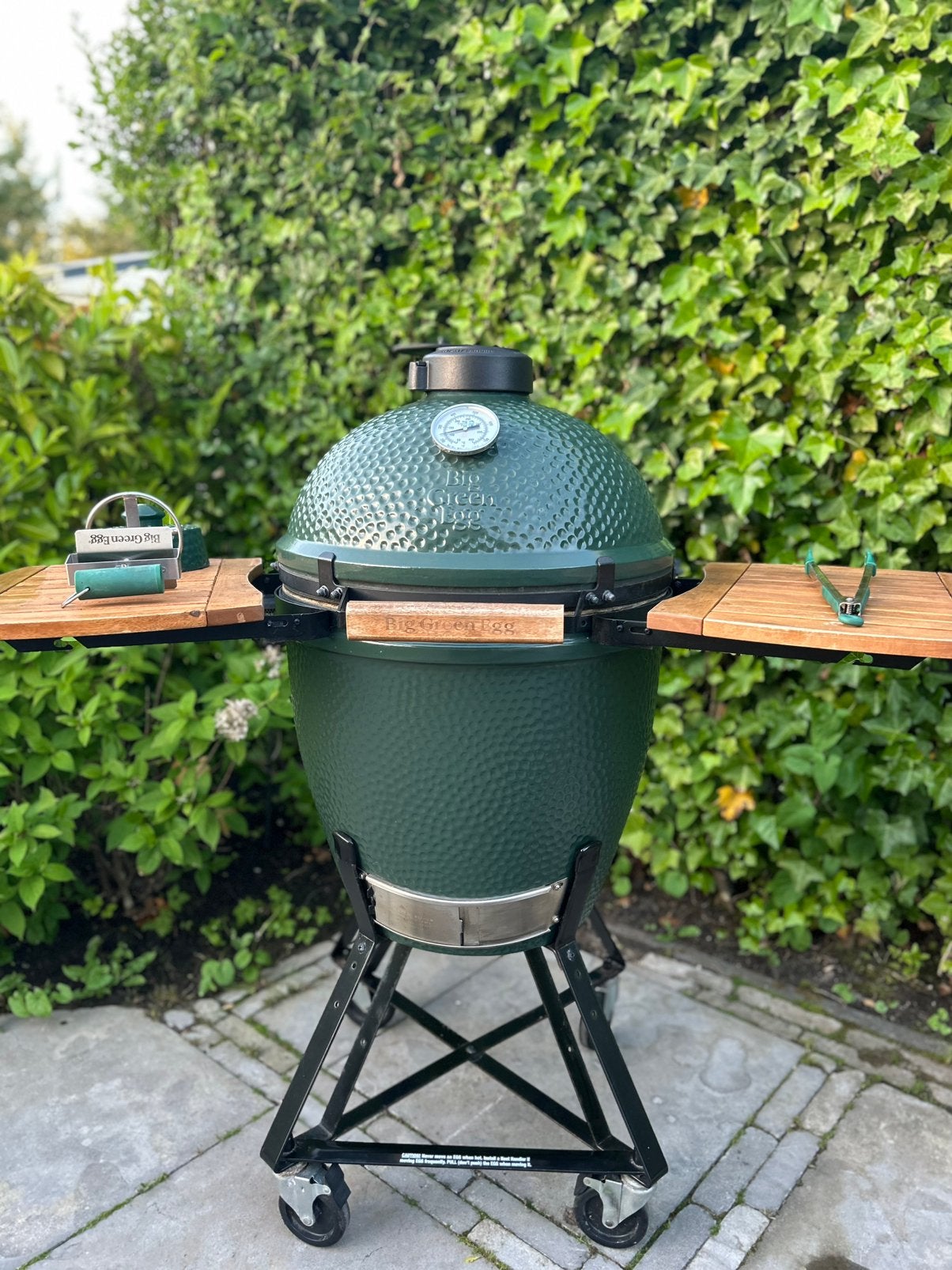 Big Green Egg Large inclusief houten zijtafels/onderstel, Ophalen of Verzenden, Zo goed als nieuw