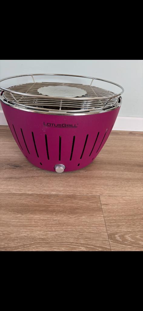 BBQ lotus grill, Ophalen, Zo goed als nieuw, Met accessoires