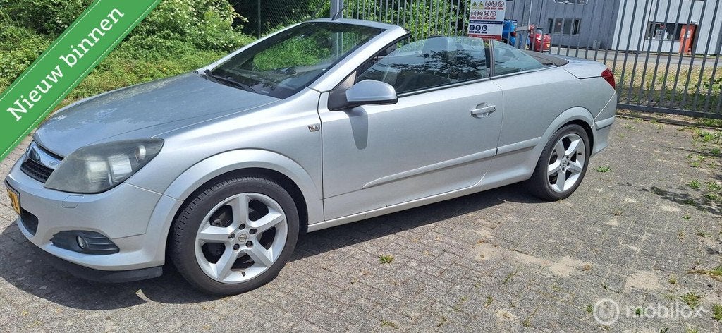 Opel Astra TwinTop 1.8 Enjoy, Auto's, Gebruikt, 4 cilinders, Cabriolet, 4 stoelen