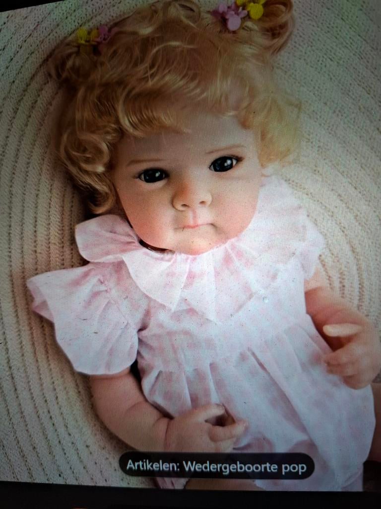Reborn babypop met roze ruitjes outfit. 45.72 cm., Ophalen of Verzenden
