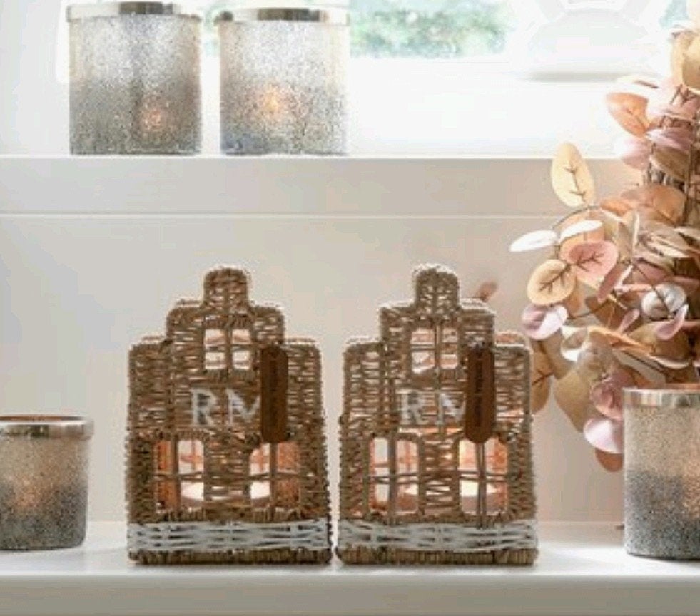 2 riviera maison rattan waxinelichthouders, Huis en Inrichting, Ophalen of Verzenden, Zo goed als nieuw, Bruin, Natuurlijk materiaal