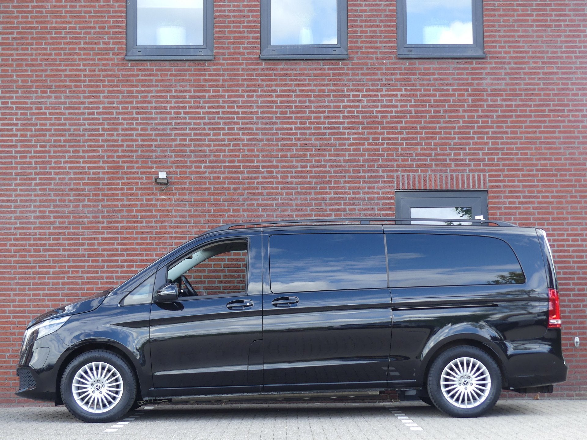 Mercedes-Benz EQV 300 L3 5 persoons Rolstoelvervoer invalide, Auto's, Automaat, Gebruikt, Overige modellen, Overige carrosserieën