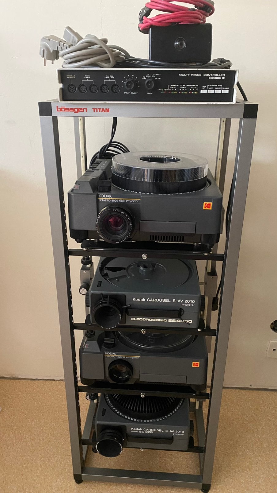4 Diaprojectors, Electrosonic + schakel/randapparatuur € 100, Audio, Tv en Foto, Diaprojectors, Ophalen, Zo goed als nieuw