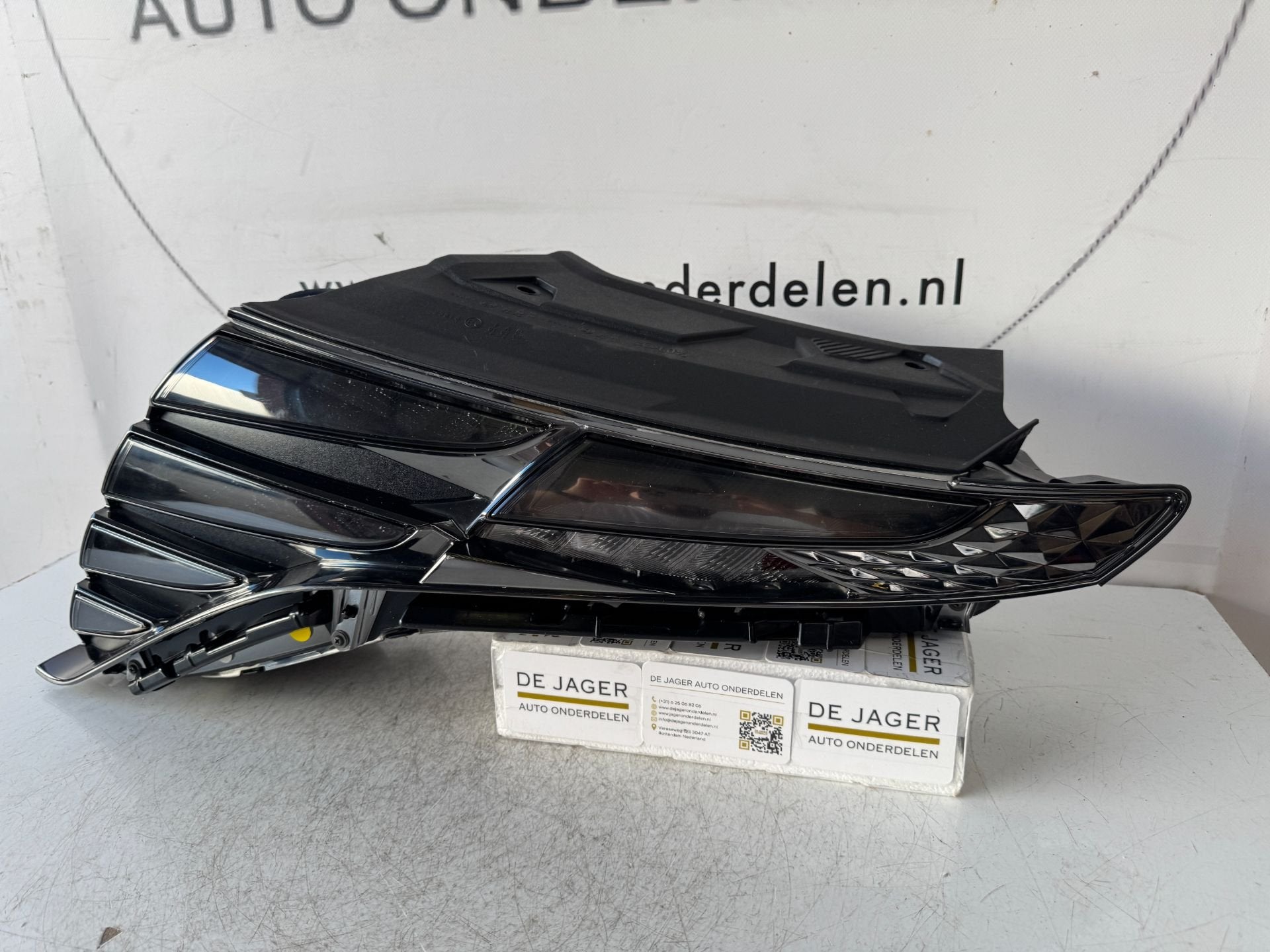 HYUNDAI TUCSON KOPLAMP LINKS 92207N7100 92207-N7XXX G7H0330, Gebruikt, Heolleung-ro 12
06797  Seoul, Ophalen of Verzenden, Info@hyundai.com