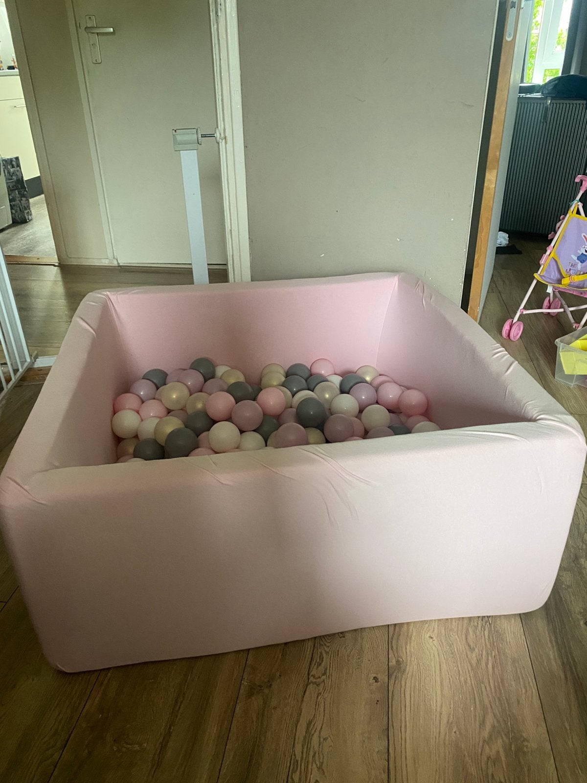 Ballenbak 90x90x40, Ophalen, Zo goed als nieuw, Meisje