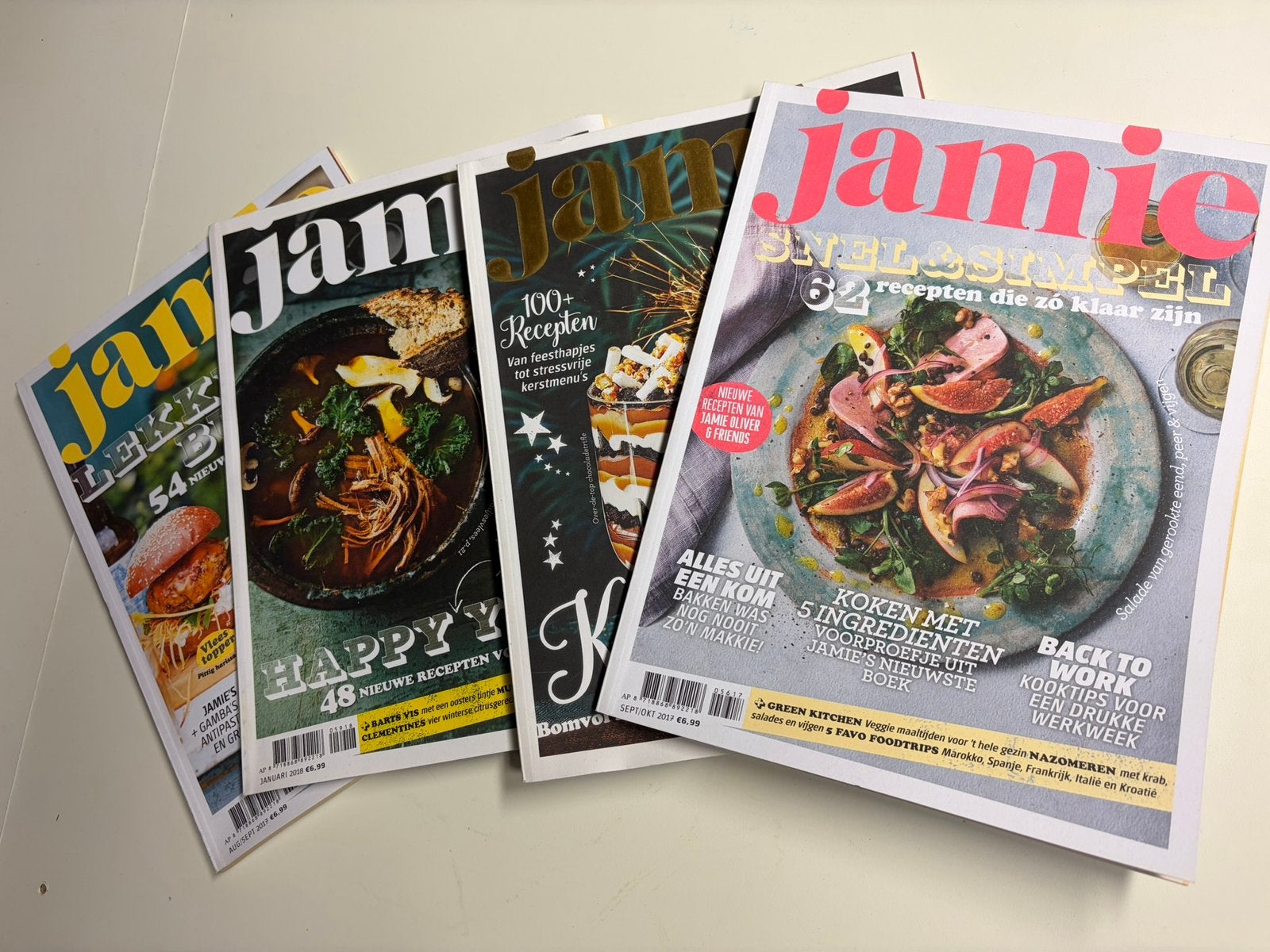 Jamie Magazine - 4 kooktijdschriften van Jamie Oliver, Ophalen of Verzenden, Zo goed als nieuw
