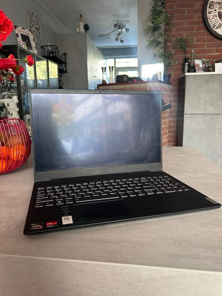 Lenovo IdeaPad S340-15APITouch 15.6" Touchscreen AMD Ryzen 7, Ophalen, Zo goed als nieuw