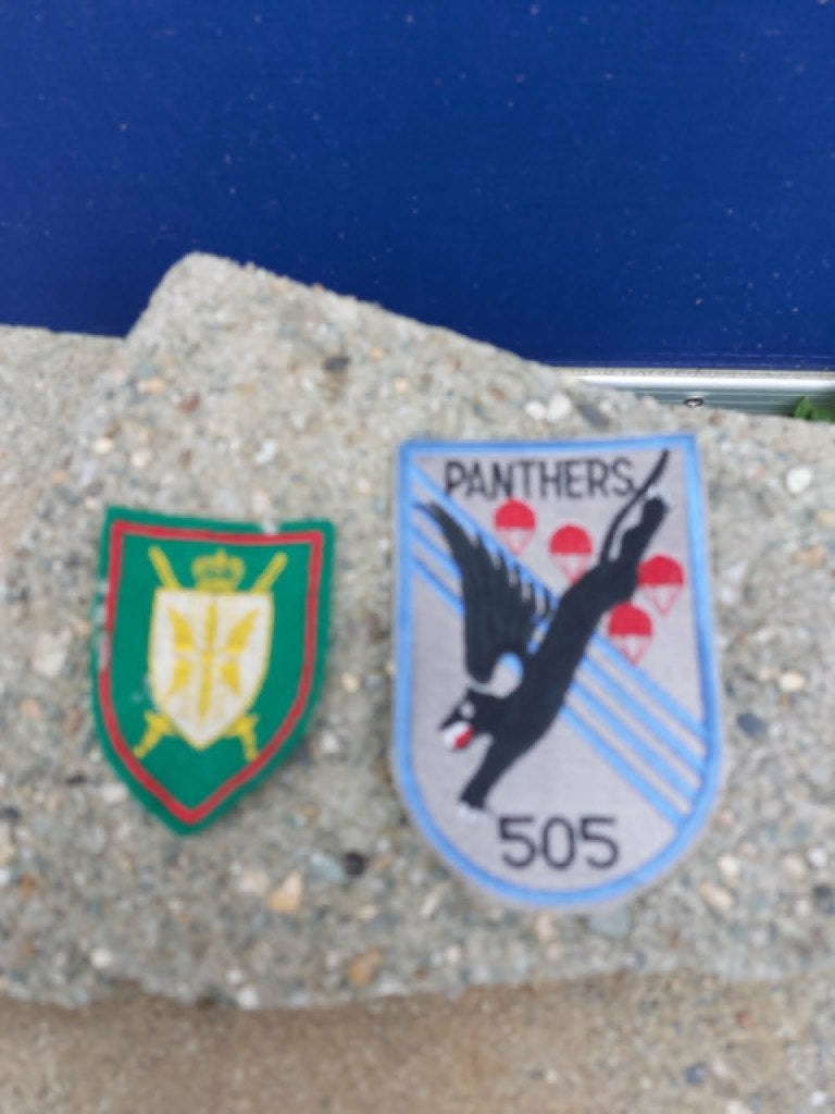 Lot van 2 militaire mouwemblemen / patches, Verzamelen, Ophalen of Verzenden, Luchtmacht, Amerika, Embleem of Badge