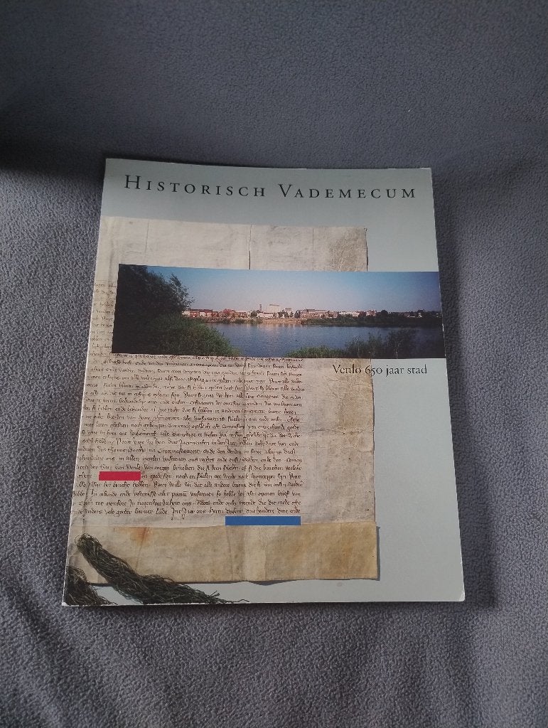 Historisch Vademecum Venlo 650 jaar stad, Ophalen of Verzenden, 20e eeuw of later, Zo goed als nieuw