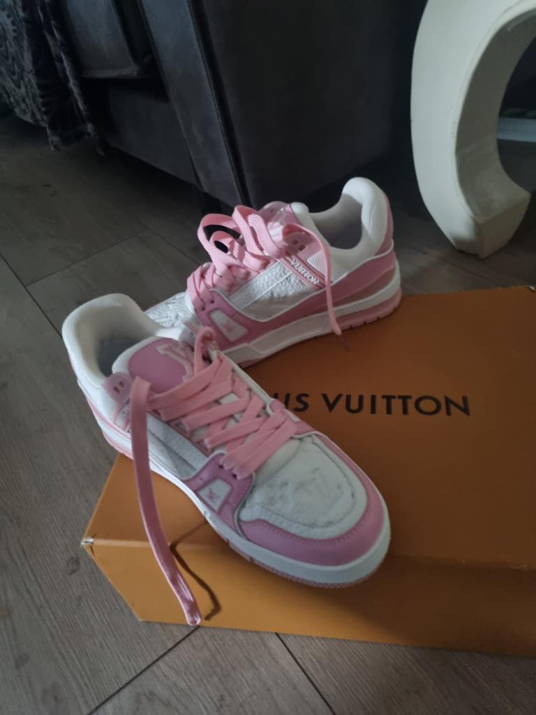 Louis Vuitton roze sneakers dames maat 37 - Nieuw in doos, Kleding | Dames, Schoenen, Ophalen of Verzenden