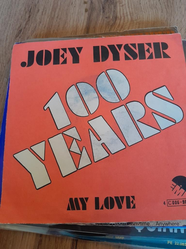 Joey dyser 7 inch 100 year, Cd's en Dvd's, Vinyl Singles, Ophalen of Verzenden, Zo goed als nieuw, Pop