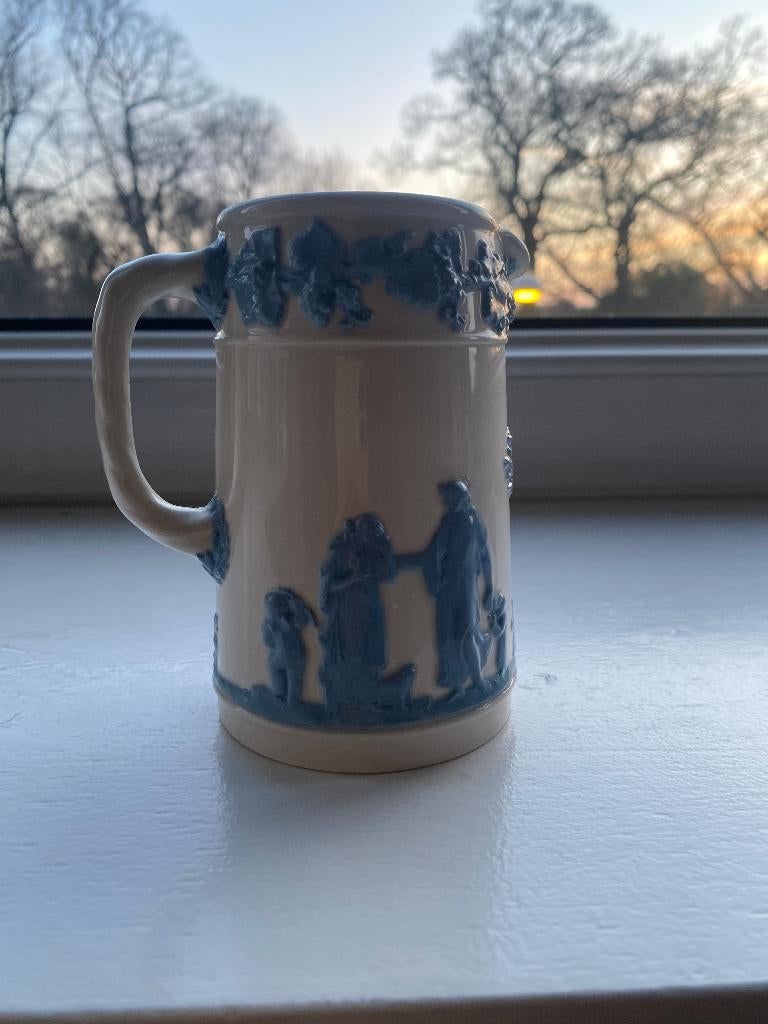Wedgwood wit-blauwe melkkan, Antiek en Kunst, Antiek | Servies los, Ophalen of Verzenden