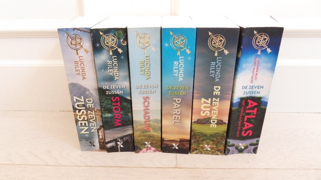6x Lucinda Riley : De zeven zussen / Parel / Schaduw / Atlas, Boeken, Ophalen of Verzenden, Gelezen, Lucinda Riley