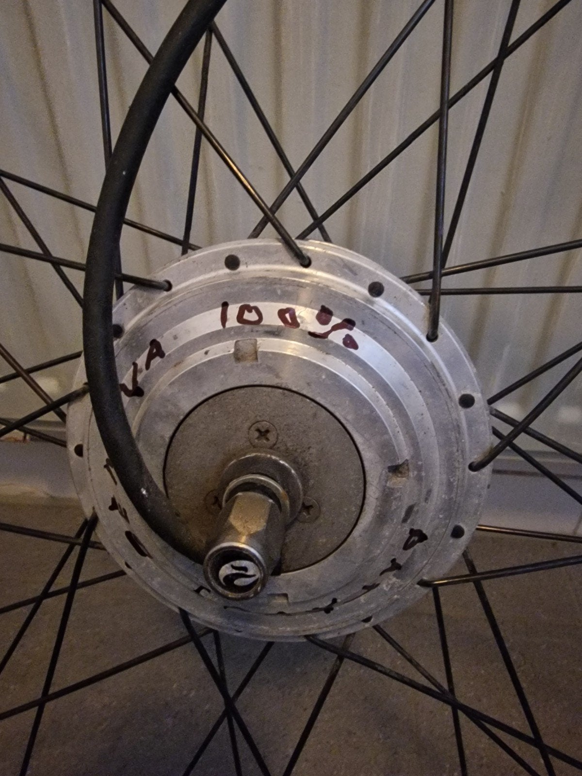 Batavus genova voorwiel met motor +controller + display, Ophalen, Band
