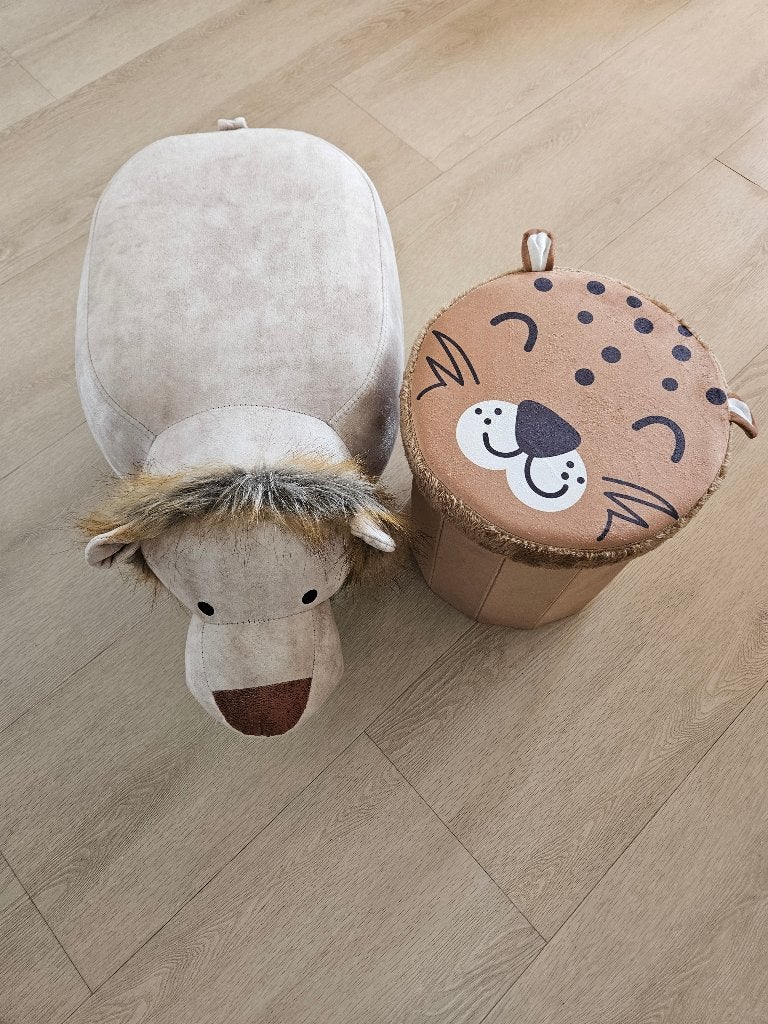 Poef Leeuw en opberger, Kinderen en Baby's, Kinderkamer | Inrichting en Decoratie, Ophalen, Overige merken, Bruin, Zo goed als nieuw