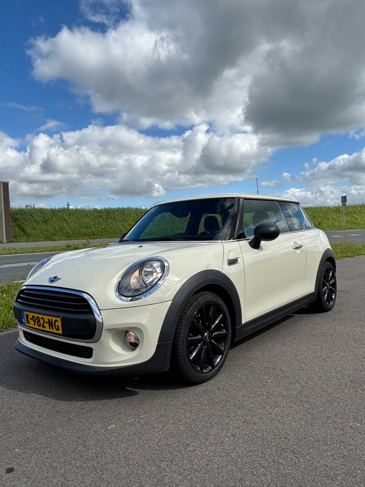 Mini 1.2 ONE Chili automaat JCW interieur stoelverwarming, Euro 6, 1095 kg, 4 stoelen, Grijs