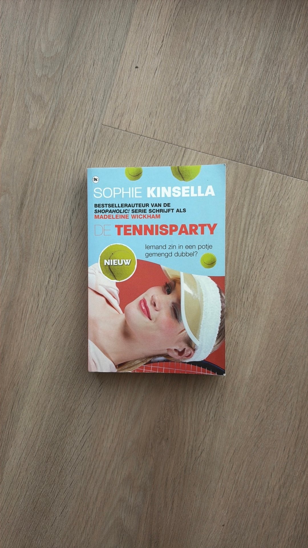 Sophie Kinsella - De tennisparty, Ophalen of Verzenden, Zo goed als nieuw, Sophie Kinsella