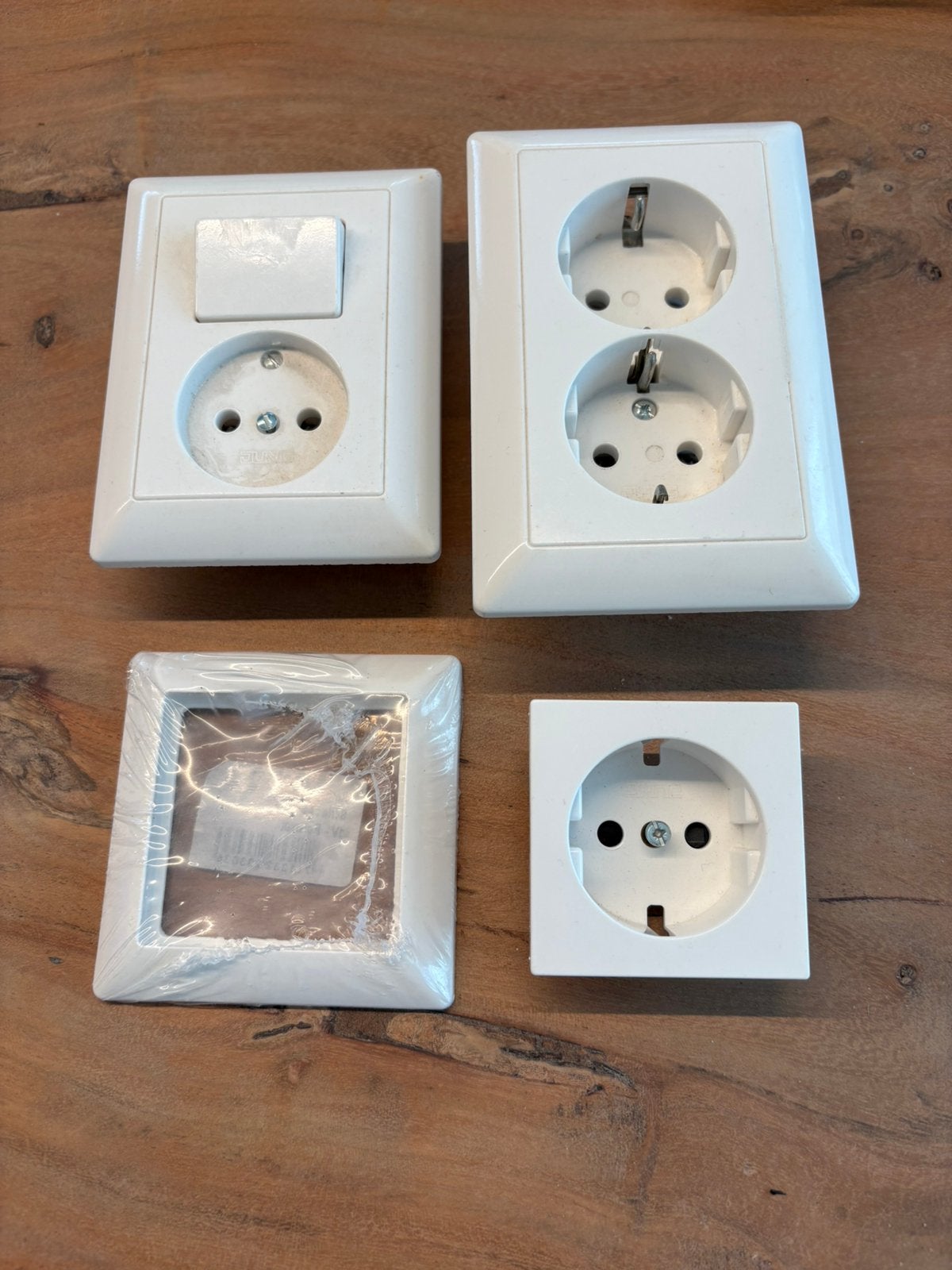 4x Jung schakelmateriaal, Doe-het-zelf en Verbouw, Elektra en Kabels, Ophalen of Verzenden, Zo goed als nieuw, Jung, Overige typen