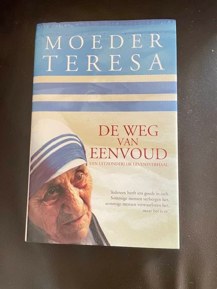 De weg van eenvoud - moeder teresa, Ophalen of Verzenden, Zo goed als nieuw, Moeder teresa, Religie