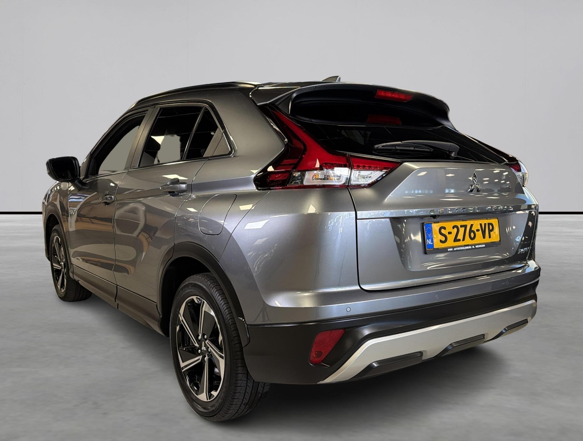 Mitsubishi Eclipse Cross 2.4 PHEV Intense+, Auto's, 188 pk, Euro 6, 4 cilinders, 120 €/maand