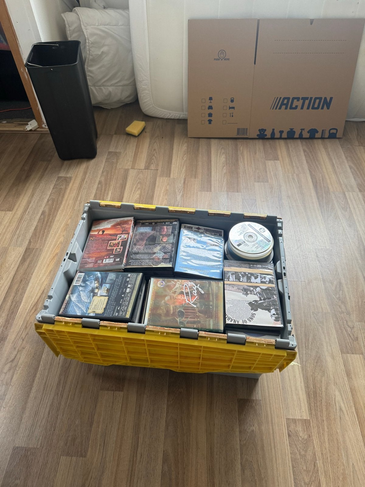150-200 stuks muziek en films op dvd, Alle leeftijden, Ophalen of Verzenden, Gebruikt, Inclusief doosje