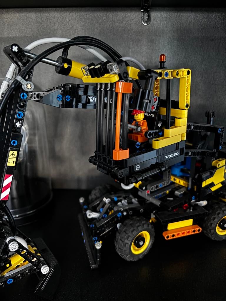 LEGO Technic Volvo Graafmachine (42053), Ophalen, Zo goed als nieuw, Overige merken