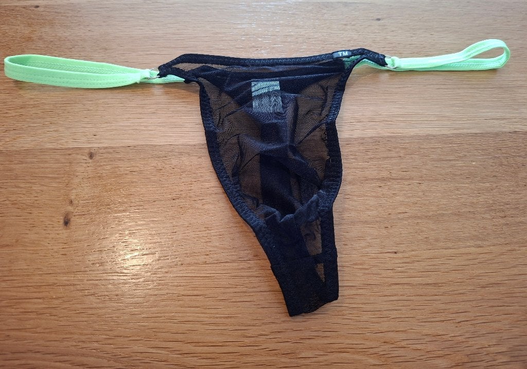 Zwarte string met neon groene bandjes maat m, Verzenden, Zwart, TM, Overige typen