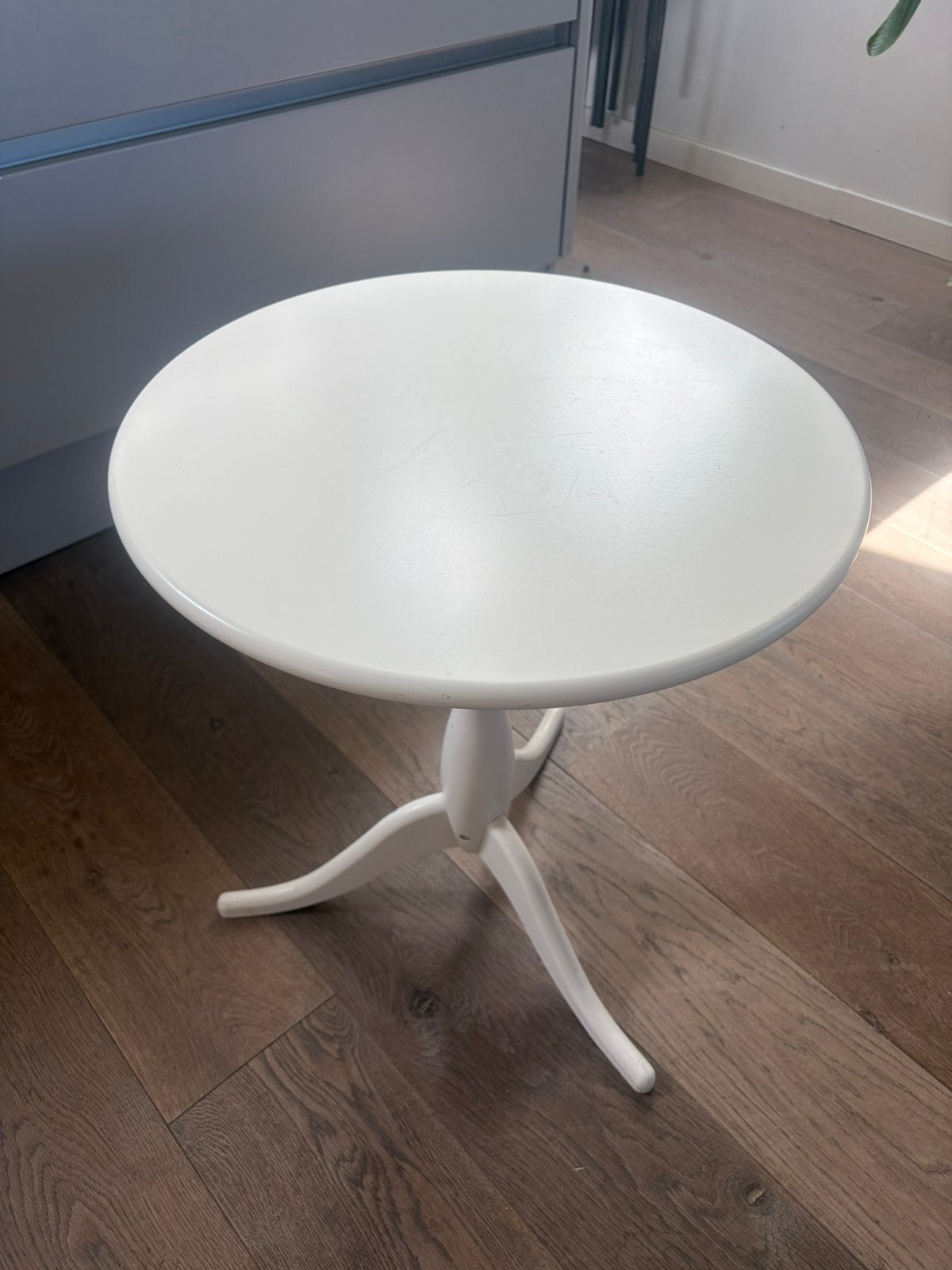 IKEA DALOM bijzettafel - Wit, rond en compact, Huis en Inrichting, Minder dan 55 cm, Gebruikt, Rond, Hout