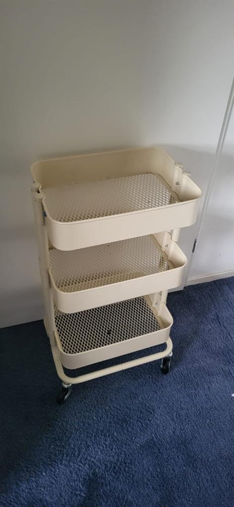 Handige roltafel/trolley met 3 etages - Crème, Huis en Inrichting, Kasten | Overige, Gebruikt, Ophalen