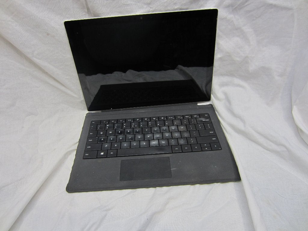 nette Surface i5  (  laptop - tablet ) type 1796, 256 GB, Qwerty, Refurbished, 12 inch