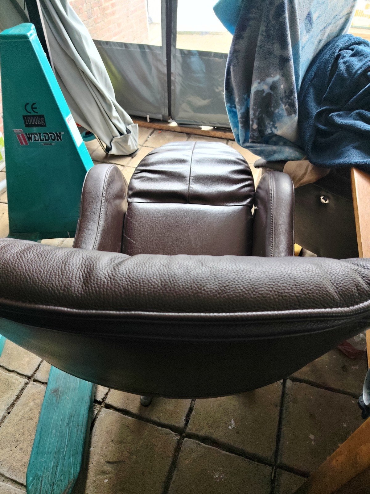 relaxfatuil leder prominent moet nu weg, Ophalen, 75 tot 100 cm, 50 tot 75 cm