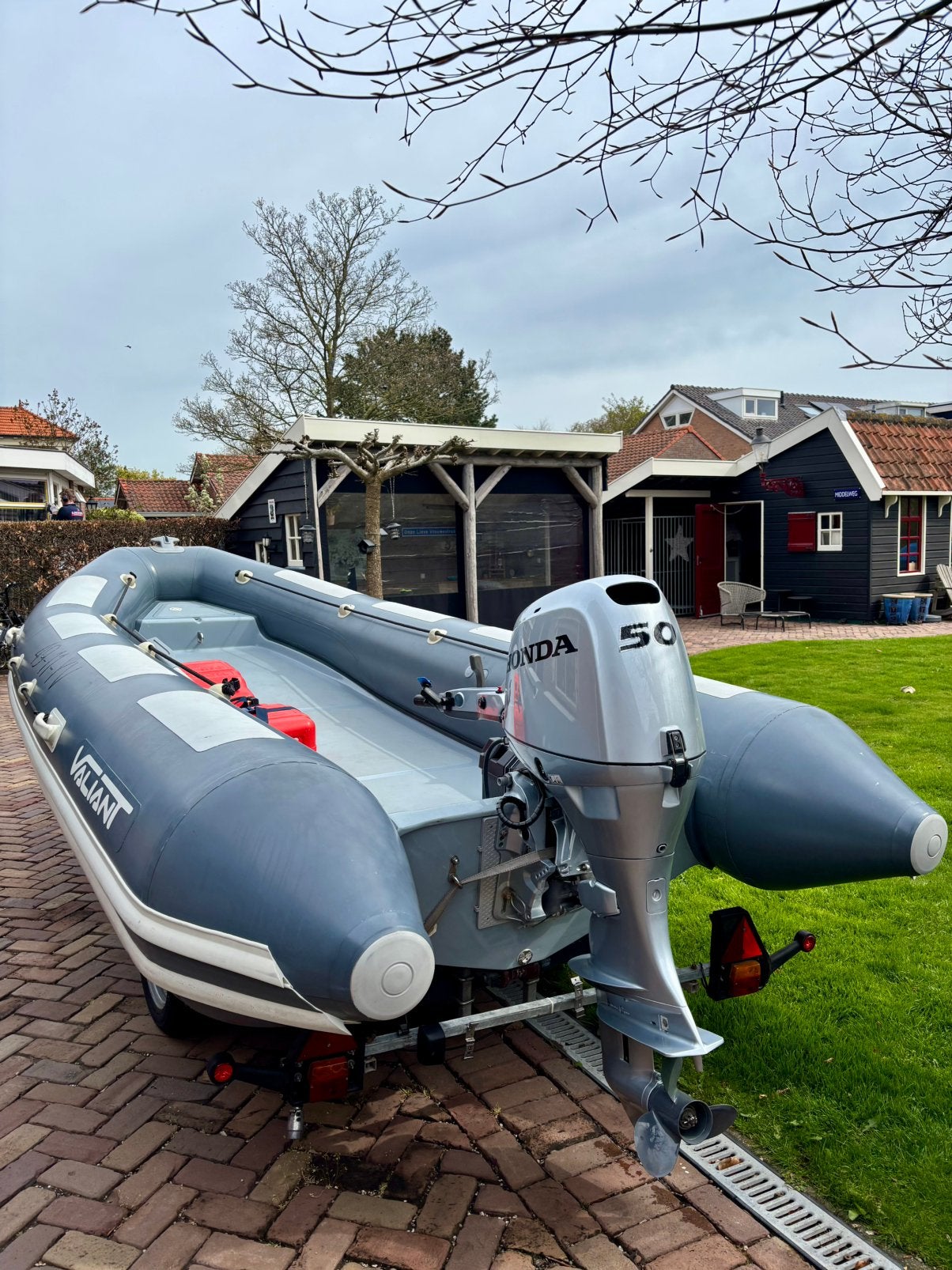 Foto 2 van Vailant 470 met honda bf50