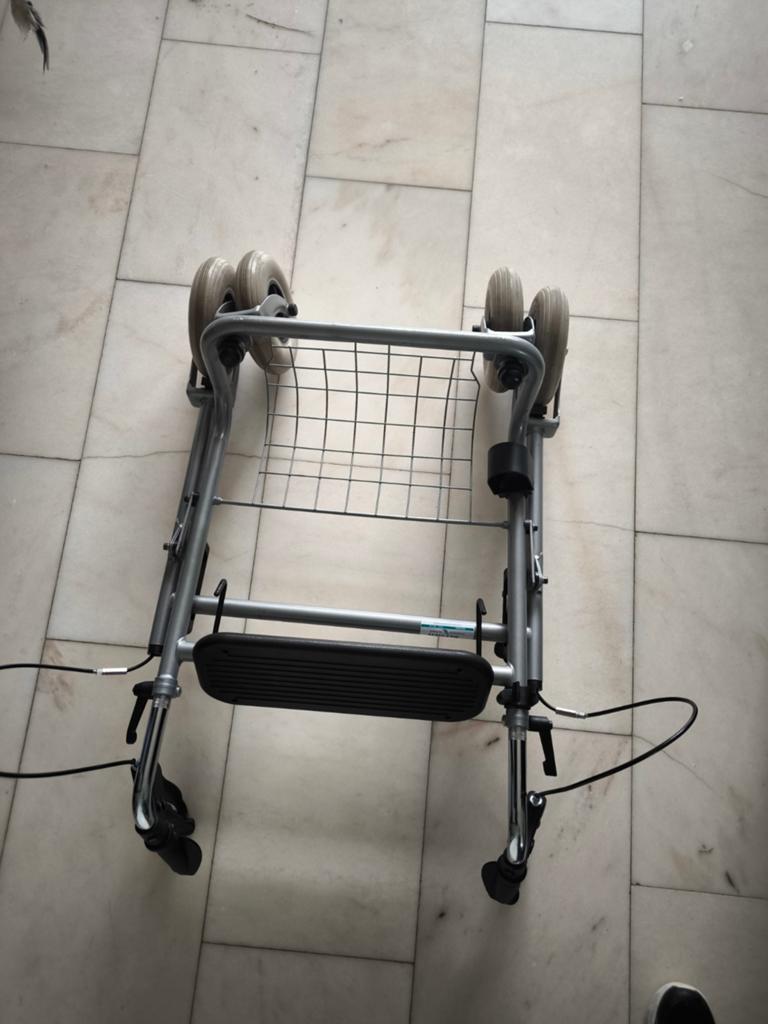 Inklapbare rollator, Ophalen, Opvouwbaar, Gebruikt